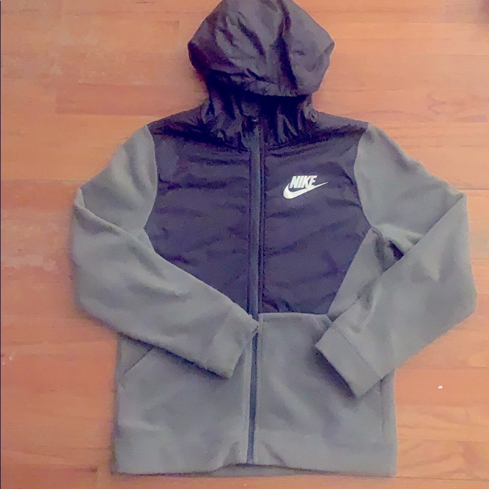 Boys - large- Nike zipper hooded jacket